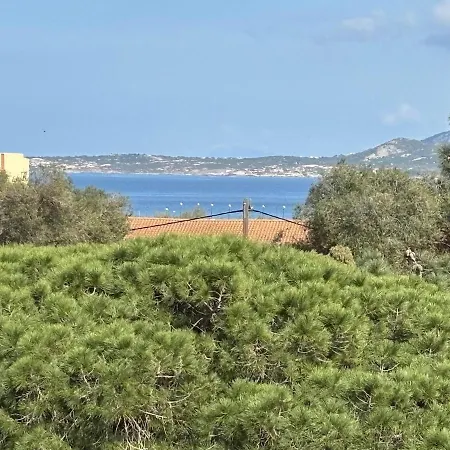 Bright Sea And Center Within Walking Distance